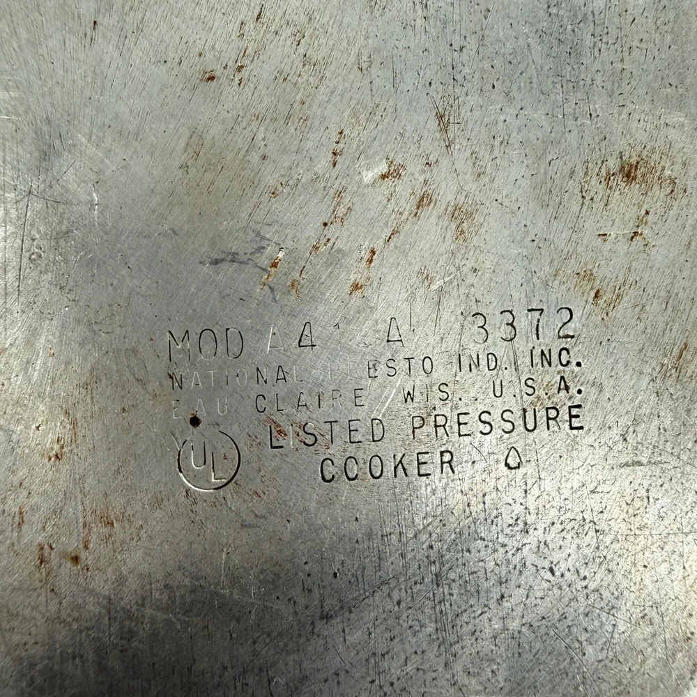 Vintage Presto Deluxe 4 Qt Pressure Cooker Model A414A Graphic Lid Made in‎ USA